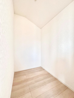 ̑@EH[NCN[[bgtŐԂLpł܂B