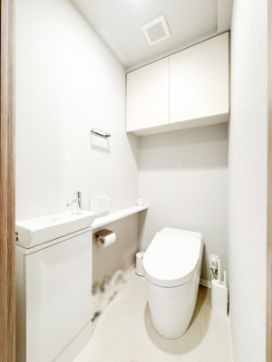 gC@`Toilet`@YEXbLEKȃEHVbgtgCł낰ԂłBgC͖g킴𓾂Ȃ́BۂłˁBXbgNi̒uƂĕ֗Ȏ[ItI