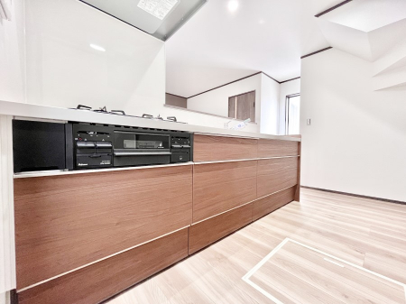 Lb`@`Kitchen`@LĎg₷Lb`ȂƑłɗAЕtԂȂłႢ܂[Ղ肠̂ŁAƐȈۂۂĂ܂B