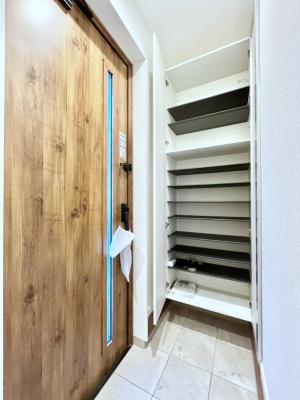 ց@`Entrance`@Ƃ̒łql}ŏ̏ꏊł錺ւ́AƂ̈ۂ̂̂łILxȌ֎[ŁAYɕۂƂo܂􌺊ւɂ͂Ղ[̉ʔI