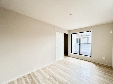 Q@`Bed Room`@ulvƂvwł肭낰QB̉Ǝ₨dɔꂽ̓tJtJ̃xbgŖĂBer{IĂKȍL