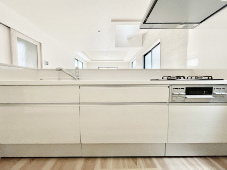 Lb`@`Kitchen`  rOnJE^[Lb`B  ȂƑƃR~jP[VƂ邾łȂA傫ȊJ邱Ƃł܂B  ql̐邱Ƃł܂ˁI