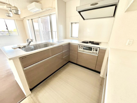 Lb`@`Kitchen`@LĎg₷Lb`ȂƑłɗAЕtԂȂłႢ܂[Ղ肠̂ŁAƐȈۂۂĂ܂B