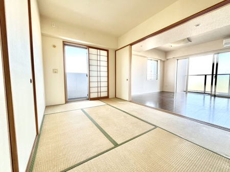 ̑ρ@`Japanese Room`LDKאڂ̘ał났̋Ԃ܂B  ACȂǉƎXy[XƂāA܂Ȃql̂邲ƒł͂Q₨ނւ̏ƂĂp܂B  