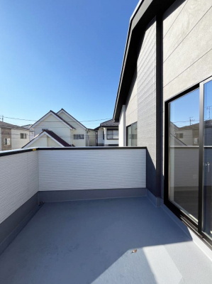 �o���R�j�[�@�����`Balcony�`  �o���R�j�[�͉������z���������݁A���z�c����󕨂��C�����悭�������Ƃ��ł��܂��B�g���₷���J���I�ȃo���R�j�[�ł����z�����������Ղ�~�蒍���A�o���R�j�[�t���Z�܂��B  