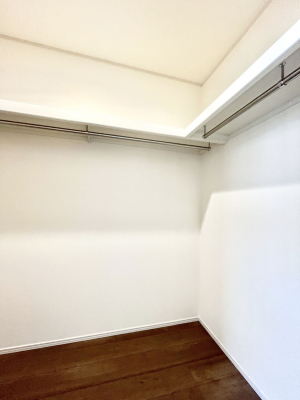 ̑@EH[NCN[[bgtŐԂLpł܂B