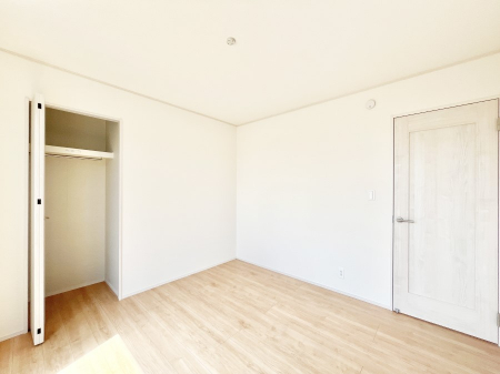 Q@A`Bed Room`  Sɂ͎[N[[bgIiĝm⏬͂AGߕ̂mȂǂƐڂ܂܂B  ԂLgpł܂ˁB