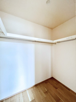 ̑@`Walk-in Closet`@KvȂ̂R[fBl[gꗗĊmFłAgxx⏀ZԂōςރEH[NCN[[bgݒu܂BƂ̒Ƃ֗Ȏ[Xy[XłB