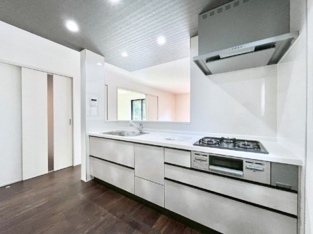 Lb`@`Kitchen`@LĎg₷Lb`ȂƑłɗAЕtԂȂłႢ܂[Ղ肠̂ŁAƐȈۂۂĂ܂B