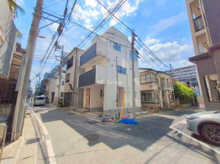 nOώʐ^@`Exterior`@OʓHF k 4.12m A 1.9m @ZnɂȂĂ̂ŎԗʂȂAÂȗnłBqĊǍDłӊ킹ĂēĒ܂B