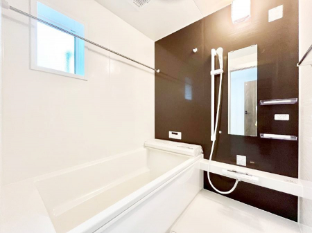 @`Bath Room`@͋C̗ŖɌătbVB@\tĂ̂ŗׂ̐@uŐ􂢏オ󕨂AJ̓VCCɂ邱Ƃ\łB