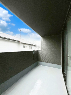 oRj[@`Balcony`  oRj[͉z݁Azc󕨂C悭Ƃł܂B  g₷JIȃoRj[łzՂ~蒍AoRj[tZ܂B  