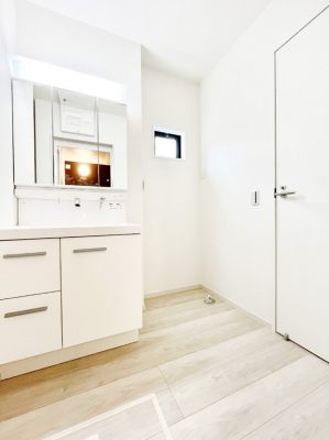 ̑@`Dressing Room`@ÂȂ肪Ȑʏƍ̌ƊC\Ȃ̂ŋC悭g܂BOʋ^Cv̐ʑ͋[ŎU炩肪ȐʏXbL