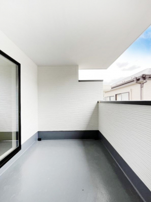 oRj[@`Balcony`  oRj[͉z݁Azc󕨂C悭Ƃł܂B  g₷JIȃoRj[łzՂ~蒍AoRj[tZ܂B  