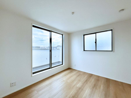 Q@R`Bed Room`@2ʍ̌mۂ邢́AʂǂAϋSn̗ǂԂƂȂĂ܂Bu₩ȕċN钩́AK̎n܂ɁIʕƂĂǂZ܂