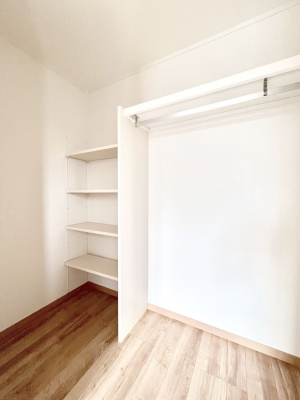 ̑@`Walk-in Closet`@KvȂ̂R[fBl[gꗗĊmFłAgxx⏀ZԂōςރEH[NCN[[bgݒu܂BƂ̒Ƃ֗Ȏ[Xy[XłB