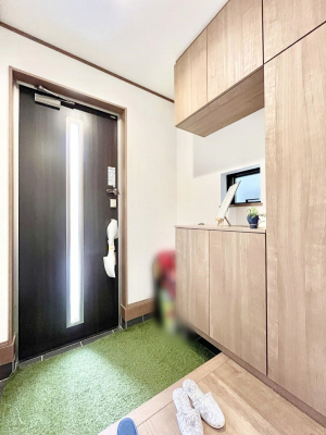 ց@`Entrance`@Ƃ̒łql}ŏ̏ꏊł錺ւ́AƂ̈ۂ̂̂łILxȌ֎[ŁAYɕۂƂo܂􌺊ւɂ͂Ղ[̉ʔI