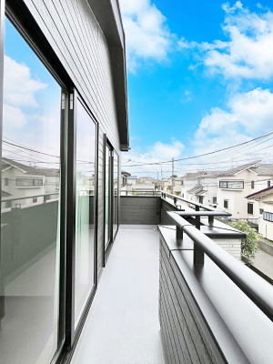 oRj[@`Balcony`  oRj[͉z݁Azc󕨂C悭Ƃł܂B  g₷JIȃoRj[łzՂ~蒍AoRj[tZ܂B  