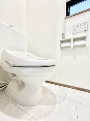 gC@`Toilet`@YEXbLEKȃEHVbgtgCł낰ԂłBgC͖g킴𓾂Ȃ́BۂłˁBgC2̂Œ̍Gɕ֗łI