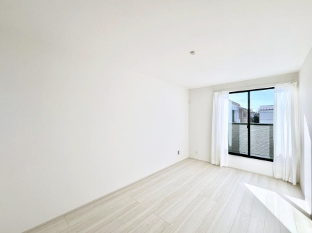 �Q���@������A�������`Bed Room�`�@�}���V�����ƈႢ�������������̂��ˌ��Ẵ����b�g�ł��B���Ƒ������������ƂŎ苷�Ɋ����Ă����Z�܂����ˌ��Ăł͊e�����v���C�o�V�[��ۂ��Ƃ��ł��܂��B