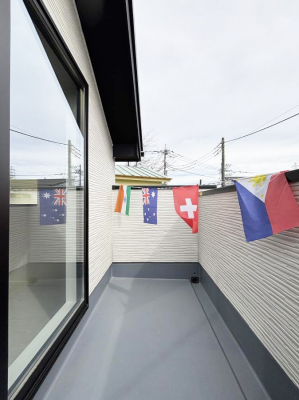 �o���R�j�[�@�����`Balcony�`  �o���R�j�[�͉������z���������݁A���z�c����󕨂��C�����悭�������Ƃ��ł��܂��B  �g���₷���J���I�ȃo���R�j�[�ł����z�����������Ղ�~�蒍���A�o���R�j�[�t���Z�܂��B  