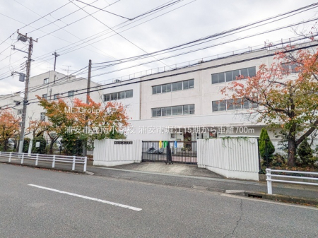 ���ӊ��@���w�Z 700m �Y���s���쏬�w�Z