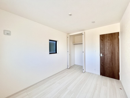 �Q���@�g���₷���`�Ńx�b�g��Ƌ�̒u�����ɂ����邱�Ƃ�����܂���B   