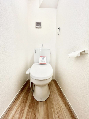 �g�C���@�����`Toilet�`�@�Y��E�X�b�L���E���K�ȃE�H�V�����b�g�t�g�C���ł��낰���Ԃł��B�g�C���͖����g�킴��𓾂Ȃ����́B����������ۂ������ł��ˁB�g�C����2��������̂Œ��̍��G���ɕ֗��ł��I