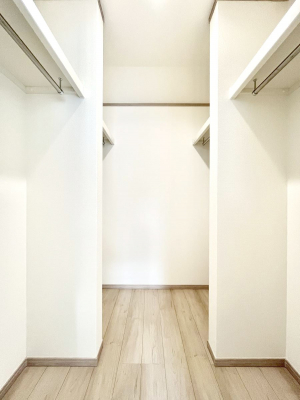 ̑@B`Walk-in Closet`@KvȂ̂R[fBl[gꗗĊmFłAgxx⏀ZԂōςރEH[NCN[[bgݒu܂BƂ̒Ƃ֗Ȏ[Xy[XB