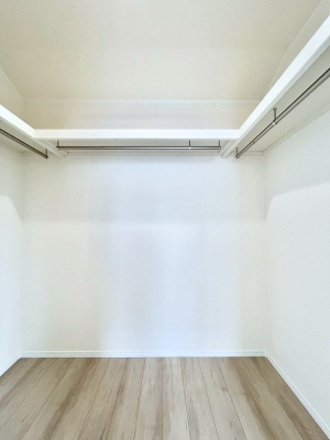 ̑@EH[NCN[[bgtŐԂLpł܂B