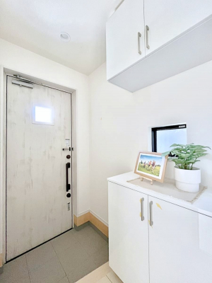 ���ց@�������a�������`Entrance�`�@�Ƃ̒��ł��q�l���}����ŏ��̏ꏊ�ł��錺�ւ́A�Ƃ̈�ۂ��̂��̂ł��I�L�x�Ȍ��֎��[�ŁA����Y��ɕۂ��Ƃ��o���܂��􌺊ւɂ͂����Ղ���[�̉��ʔ��������I