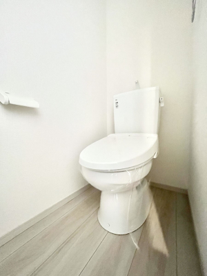 ���̑����ρ@���r���O���[�B�����Ɏ��[������ƕ����W�܂�LDK���X�b�L���Еt�������ł��ˁB  