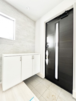 ց@`Entrance`@ւ͉Ƃ̊Ƃ܂䂪Ƃ̃ZX肰Ȃ閣͂錺֑ÿ݂BAxɉƑقƂłSn悢ԑ؂łˁ