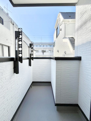 �o���R�j�[�@�㕔�ɉ������������Ă���̂ŋ}�ȉJ�̎��ɂ����S�ł��B