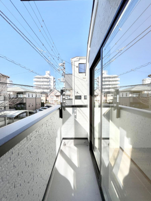 �o���R�j�[�@�����`Balcony�`  �o���R�j�[�͉������z���������݁A���z�c����󕨂��C�����悭�������Ƃ��ł��܂��B  �g���₷���J���I�ȃo���R�j�[�ł����z�����������Ղ�~�蒍���A�o���R�j�[�t���Z�܂��B  