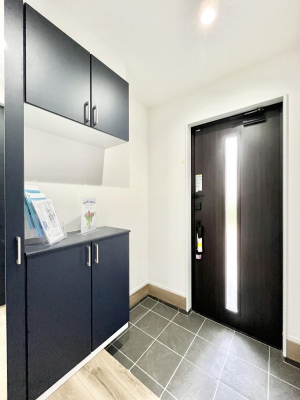 ց@ʔ͂Ƒ̎ʐ^G߂̃CeAŏIƂĉoł܂