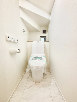 gC@`Toilet`@YEXbLEKȃEHVbgtgCł낰ԂłBgC͖g킴𓾂Ȃ́BۂłˁBgC2̂Œ̍Gɕ֗łI