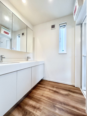 ̑@105`Dressing Room`@ÂȂ肪Ȑʏƍ̌ƊC\Ȃ̂ŋC悭g܂BOʋ^Cv̐ʑ͋[ŎU炩肪ȐʏXbL