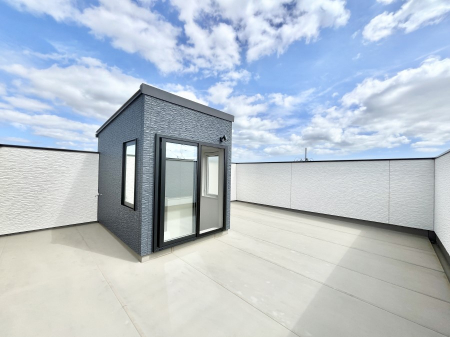 oRj[@105`Balcony`@XJCoRj[ŊJȂǏĉ߂ÂFlƏW܂ă`JcBz̕炵łłˁI