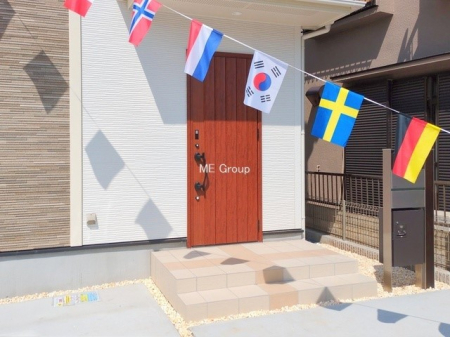 ց@Oρ`Entrance`@ւ́Aq}łAƑo肷ł̂ŁůvƂĂ΂dvȏꏊIƖ邭Ałqlo}ł悤Ȑ݌v܂I