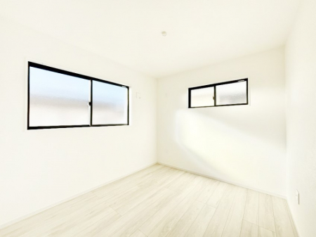 ���̑����ρ@������2�������`Bed Room�`  �u��������������l�v�Ƃ��v�w�ł�����肭�낰��Q���B  �����̉Ǝ��₨�d���ɔ�ꂽ���̓t�J�t�J�̃x�b�g�Ŗ�����Ă��������B�e���r��{�I�������Ă����K�ȍL����������