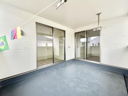 oRj[@Ci[oRj[Ȃ̂ŉJł󕨂oāAʂ̂ŊǂAXy[XƂďd󂵂܂B 