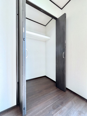 ���[�@�m���̃N���[�[�b�g�B���s��������̂Ō���̈ߗނ�����������܂�܂��B