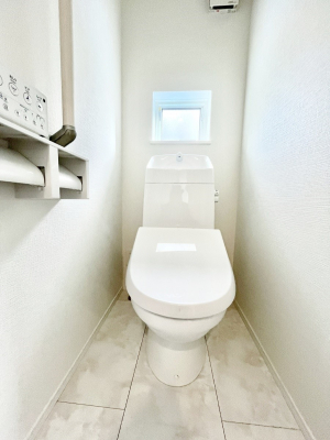 �g�C���@������A�������`Toilet�`�@�������̂��鐅����g�C���̓E�H�V�����b�g�t���ł����g�C���͖����g�킴��𓾂Ȃ����́B����������ۂ������ł��ˁB�g�C����2��������̂Œ��̍��G���ɕ֗��ł��I