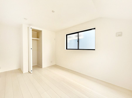 Q@P`Bed Room`  ɂ͎[N[[bgIiĝm⏬͂AGߕ̂mȂǂƐڂ܂܂B  ԂLgpł܂ˁB