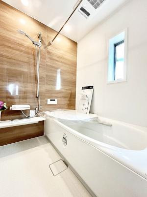 @`Bath Room`@͋C̗ŖɌătbVB@\tĂ̂ŗׂ̐@uŐ􂢏オ󕨂AJ̓VCCɂ邱Ƃ\łB