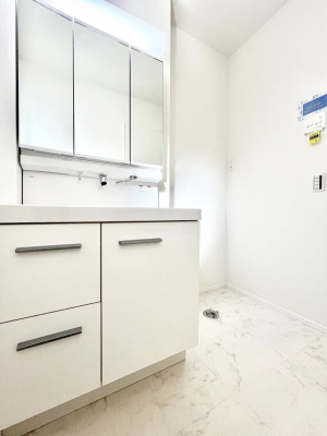 ���̑��@�������̂�����K��Ԃł��B�����̐g�x�x���C�����ǂ����g�������܂��B 