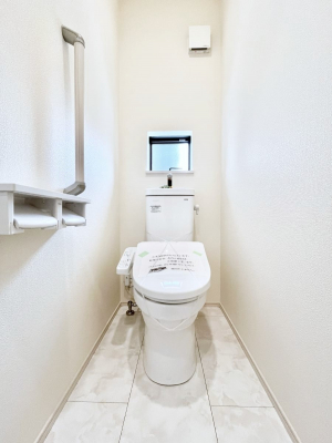 �g�C���@������C�������`Toilet�`�@�Y��E�X�b�L���E���K�ȃE�H�V�����b�g�t�g�C���ł��낰���Ԃł��B�̌������薾�邭�A���K��ԂƂȂ��Ă���܂��������g���ꏊ�����炱���̔z���ł��I