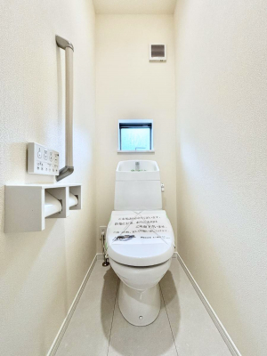 �g�C���@�����`Toilet�`�@�Y��E�X�b�L���E���K�ȃE�H�V�����b�g�t�g�C���ł��낰���Ԃł��B�g�C���͖����g�킴��𓾂Ȃ����́B����������ۂ������ł��ˁB�g�C����2��������̂Œ��̍��G���ɕ֗��ł��I