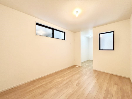 �Q���@�E�H�[�N�C���N���[�[�b�g�����邨�����B�G�߂��Ƃ̓���ւ����s�v�ŕ֗��ł��I